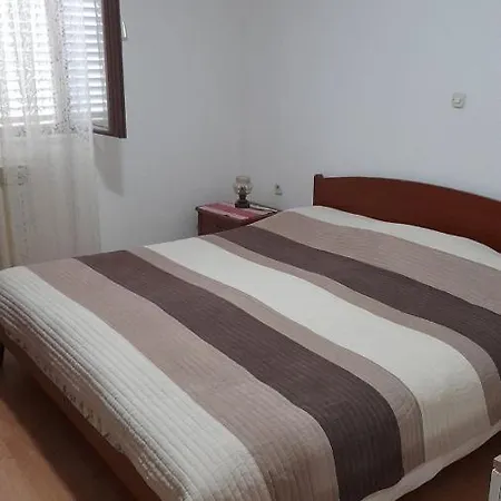 Merica Kneze 아파트 *